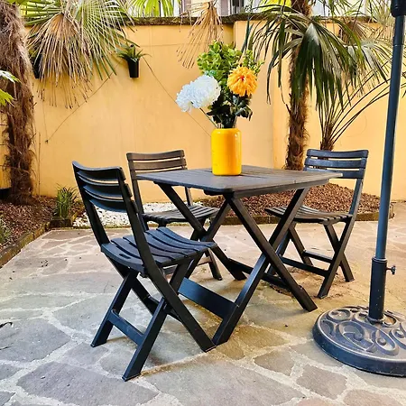 Apartment Con Giardino Privato *